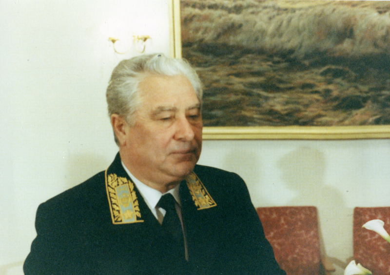 В должности посла