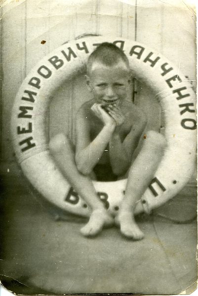 Б.Б. Родоман. Волга, пассажирская баржа для актеров «Немирович-Данченко», 1938 год 