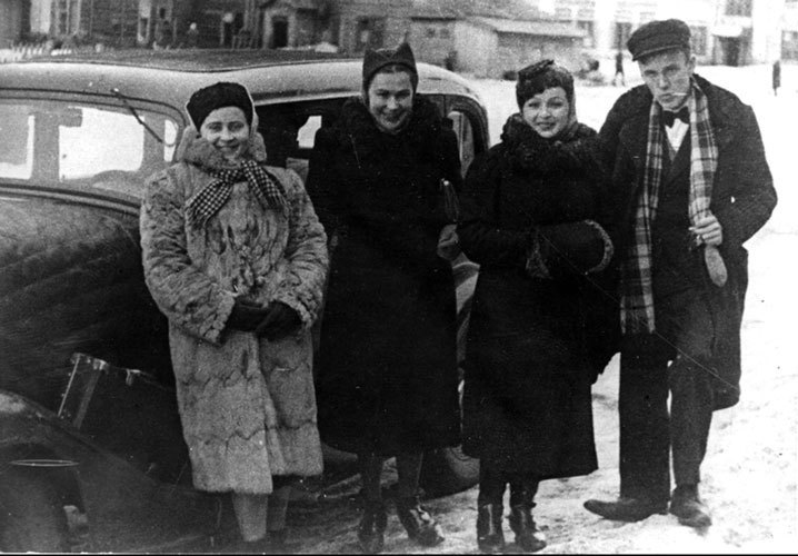 Святослав Рихтер с бригадой Московской филармонии. Москва, 1943. Источник: <span class="nobr">persons-info</span>.com