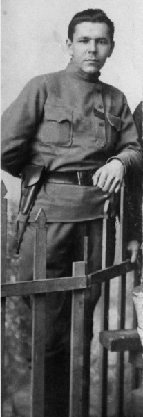 Иван Федулов (еще не взявший псевдоним Гронский) в декабре 1917 — январе 1917 г. Источник: архив семьи Гронских