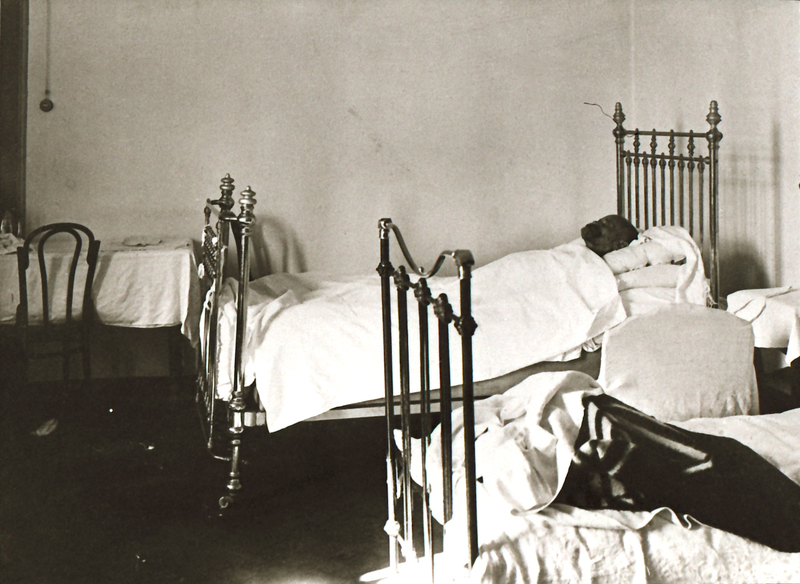 И. И. <span class="nobr">Скворцов-Степанов</span> на смертном одре. Сочи, 8 октября 1928 г. Источник: архив семьи Гронских
